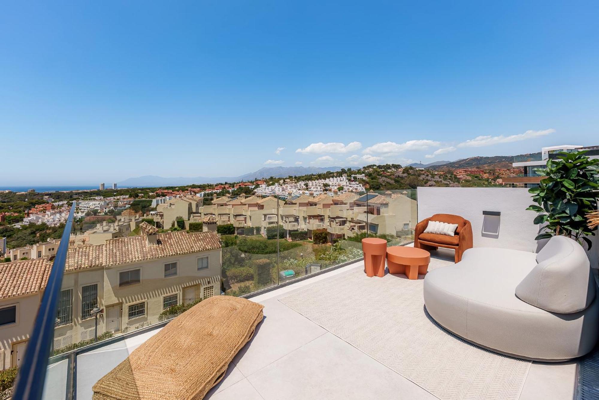 Vida - Luxury Panorama Seaview Penthouse In Organic-boho Design With Pool, Gym, Leilighet Marbella